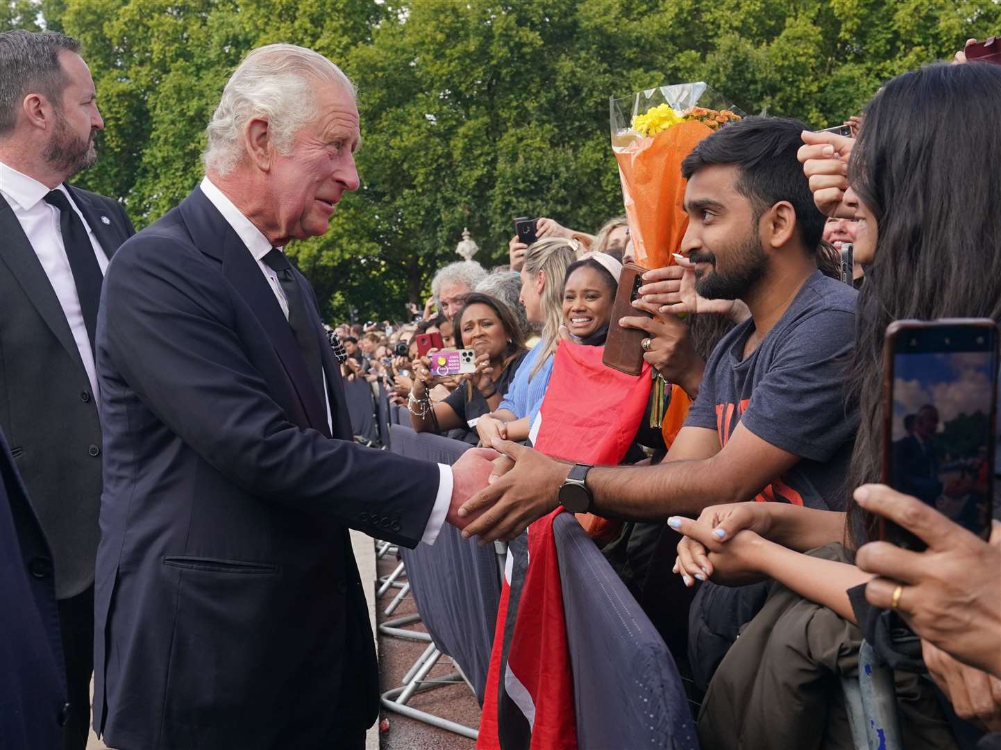 The King is greeted by well-wishers (Yui Mok/PA)