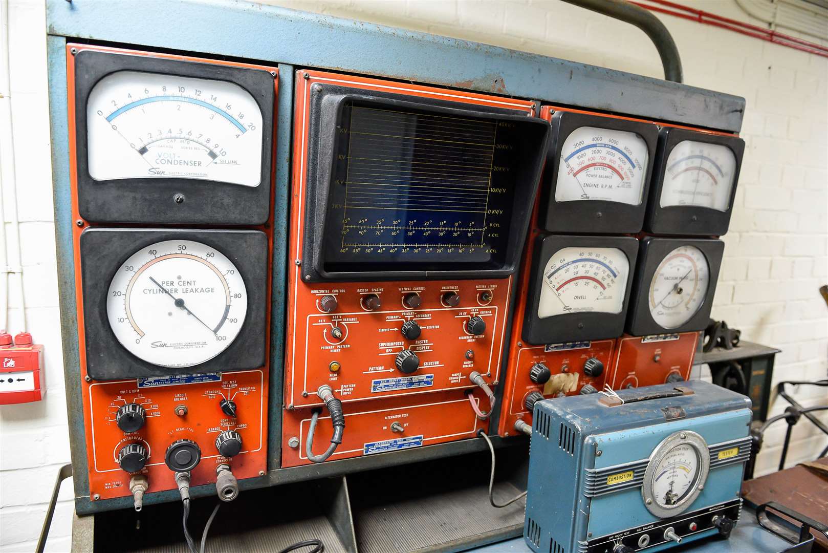 An old Sun Engine tuner and engine analyser once a popular site in local garage workshops