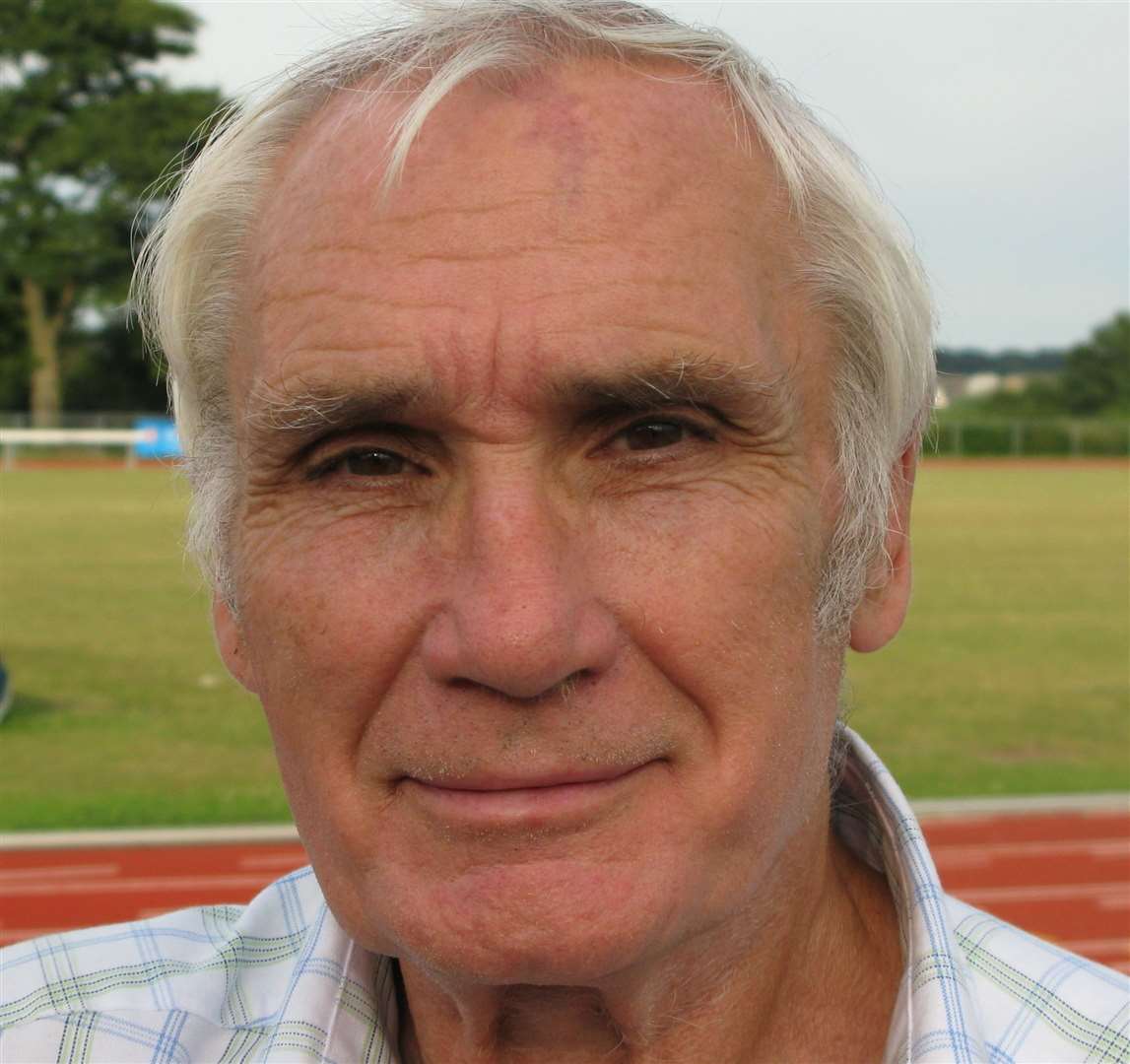 Coach Tony Piersall (39841200)