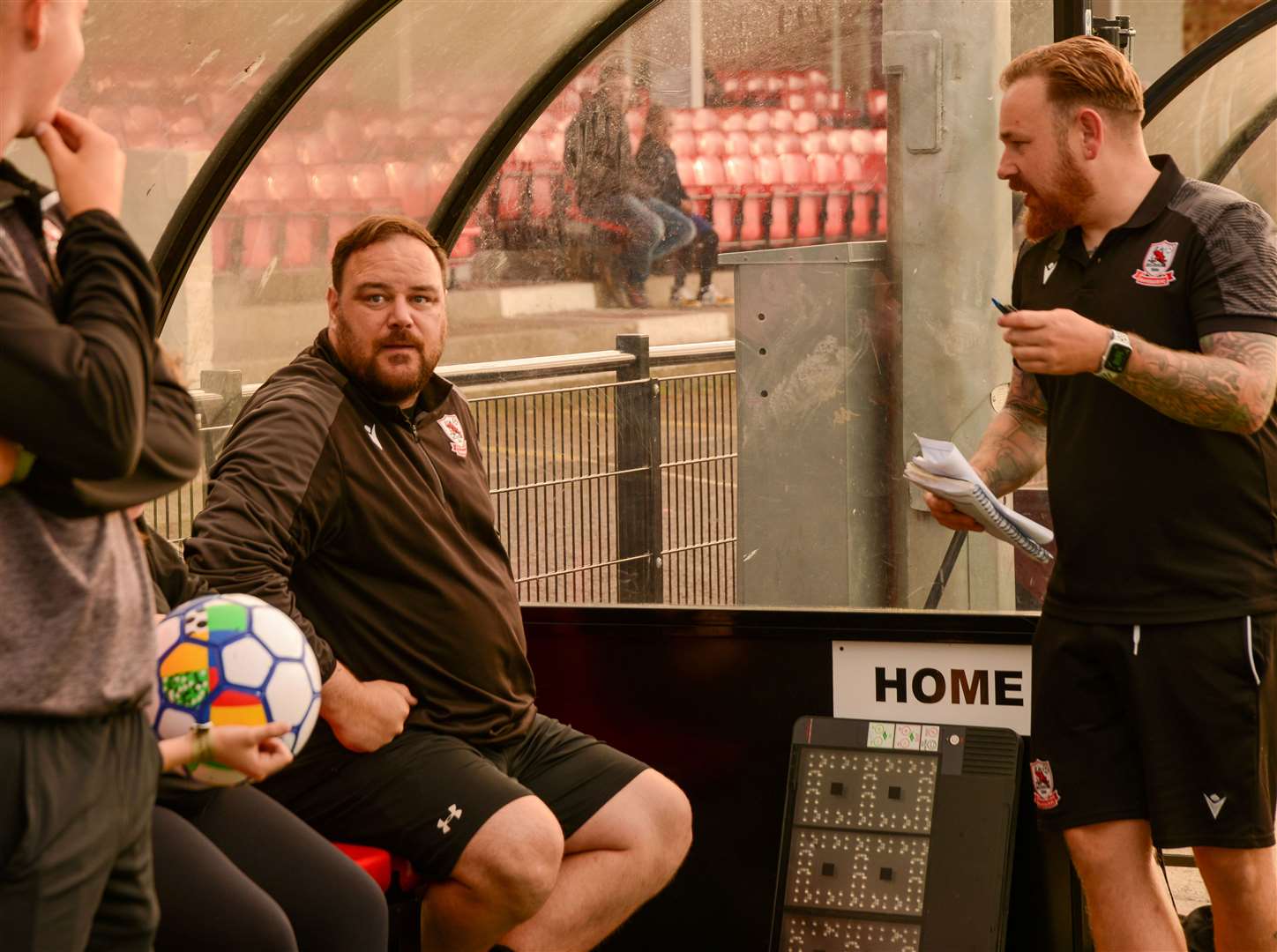 Ben Smith takes his seat back in the home dugout. Picture: Stuart Watson