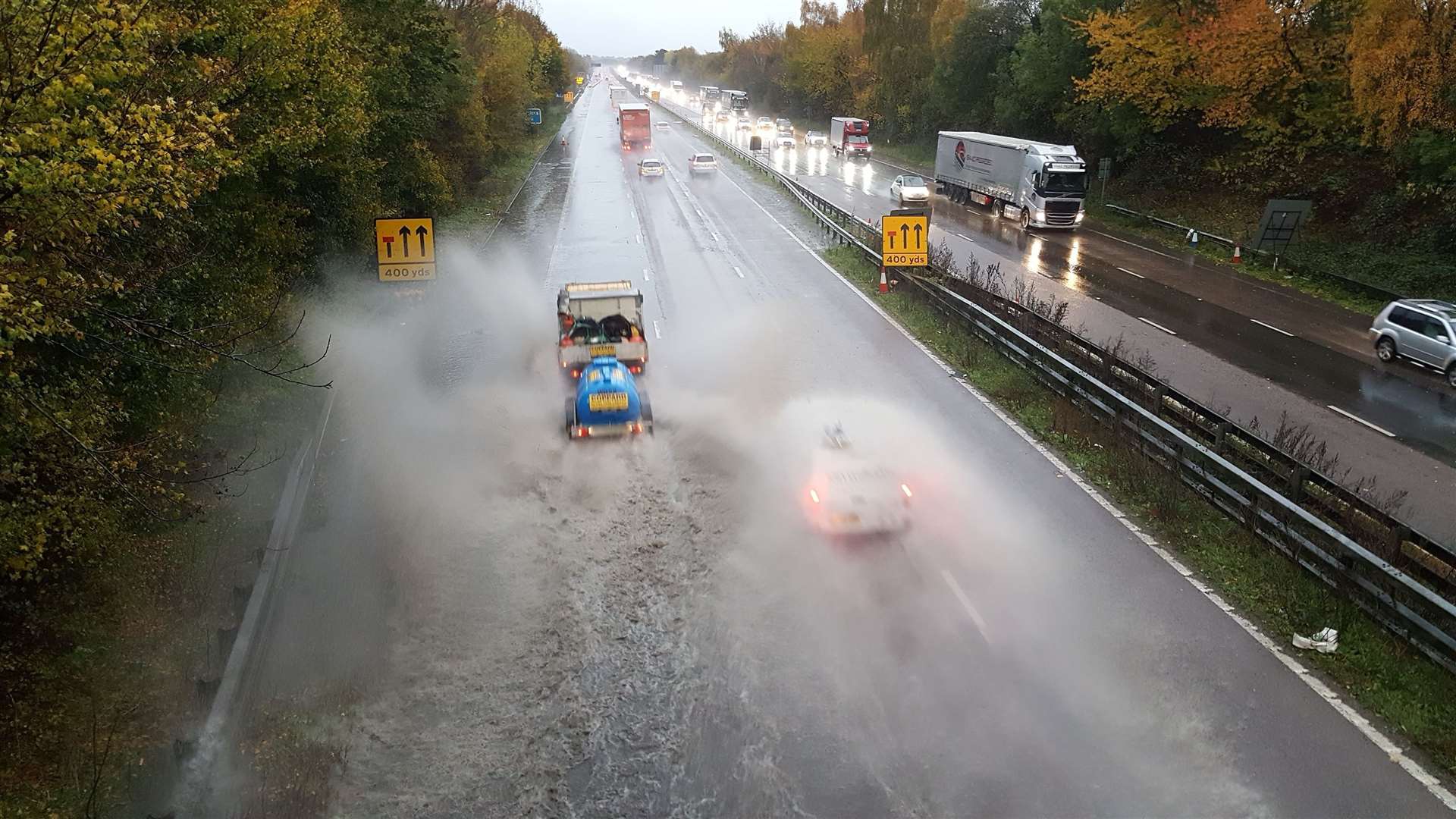 Heavy rain on the M20 (21352955)