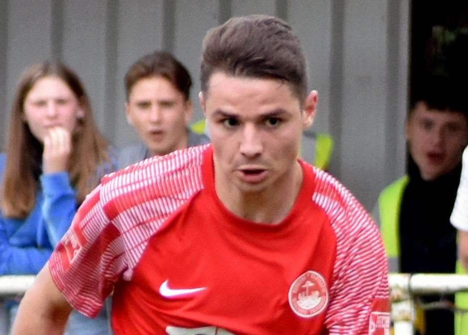 Jake Embery – equalised for Hythe against Ramsgate. Picture: Randolph File