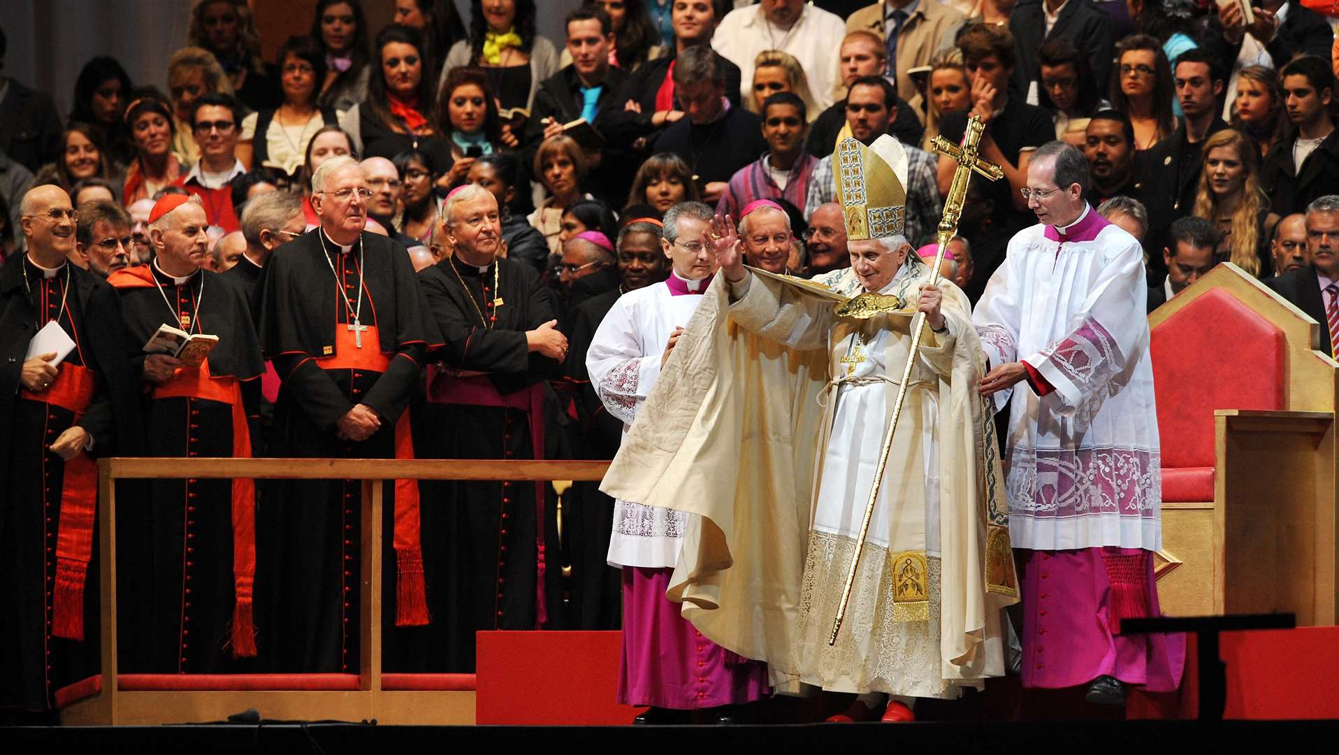 Former Archbishop of Westminster Cormac Murphy O’Connor (3rd left) and current Archbishop of Westminster Vincent Nichols (4th left) watch as Pope Benedict XVI leads a prayer vigil in London’s Hyde Park in 2010 (Fiona Hanson/PA) 