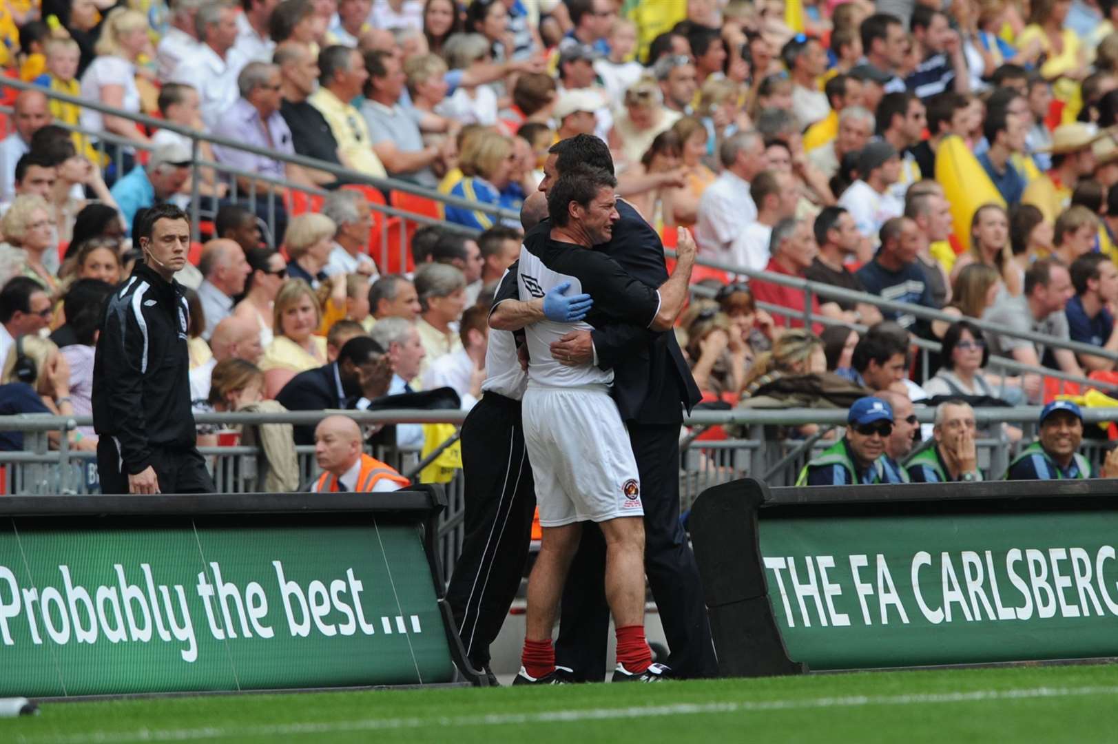 Assistant Manager Alan Kimble and Manager Liam Daish celebrate the goal Picture:Barry Goodwin