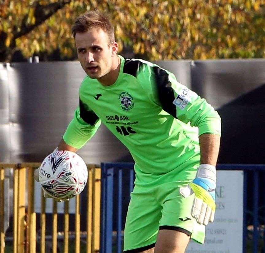 Tonbridge Angels keeper Jonny Henly Picture: Dave Couldridge