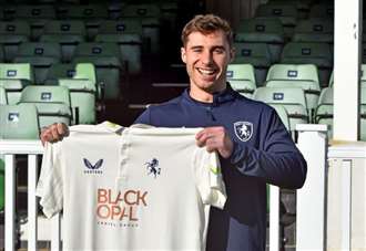 Fast bowler links up with Kent