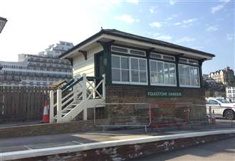 Plans to turn Old Signal Box into cafe