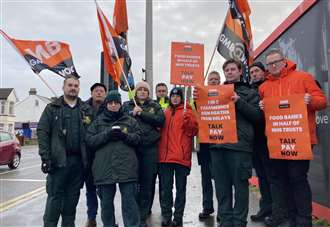 Ambulance workers cancel strike action