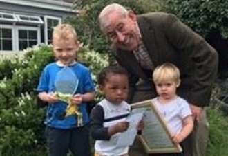 Muddy Puddles Childminders in Crockenhill presented with gardening prize from Ruxley Manor Garden Centre by The Big Allotment Challenge judge Jim Buttress