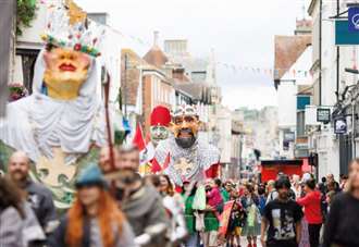 Royal figures and brave knights to march in medieval parade