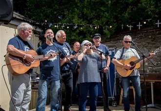 TikTok trend sees Gravesend and Medway sea shanty crew inspire younger generations