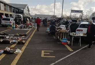 Boot fair returns without controversial entrance fee
