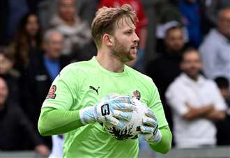 Dartford move quickly for new goalkeeper