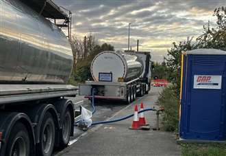 Thames Water criticised as water problems in Bean continue