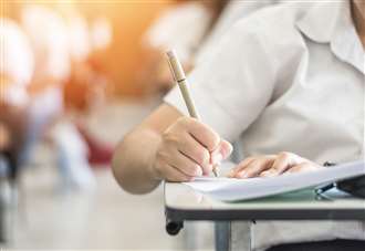 Top teachers warn of pupils' mental health 'crisis point'