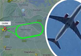 Low-flying plane circles town for an hour