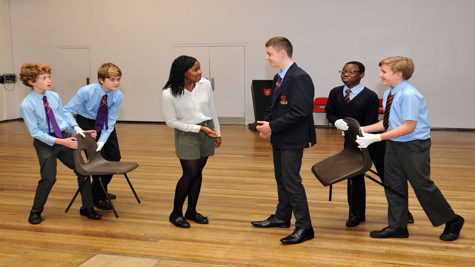 L/R: Milo Evans, 13, Cameron Telfer, 13, Safara Yates, 18, playing Viola, Oliver Murphy, playing Orsino, Tobi Ogunremi 13, and Thomas Ancill, 13