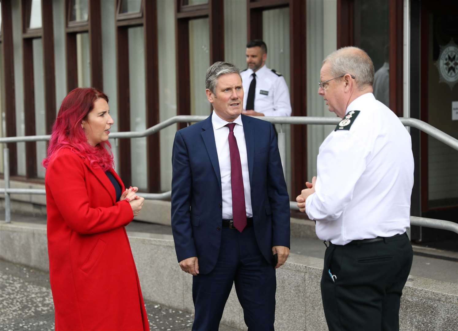 Sir Keir Starmer and shadow secretary of state for Northern Ireland Louise Haigh with PSNI Chief Constable Simon Byrne in Belfast (Peter Morrison/PA)