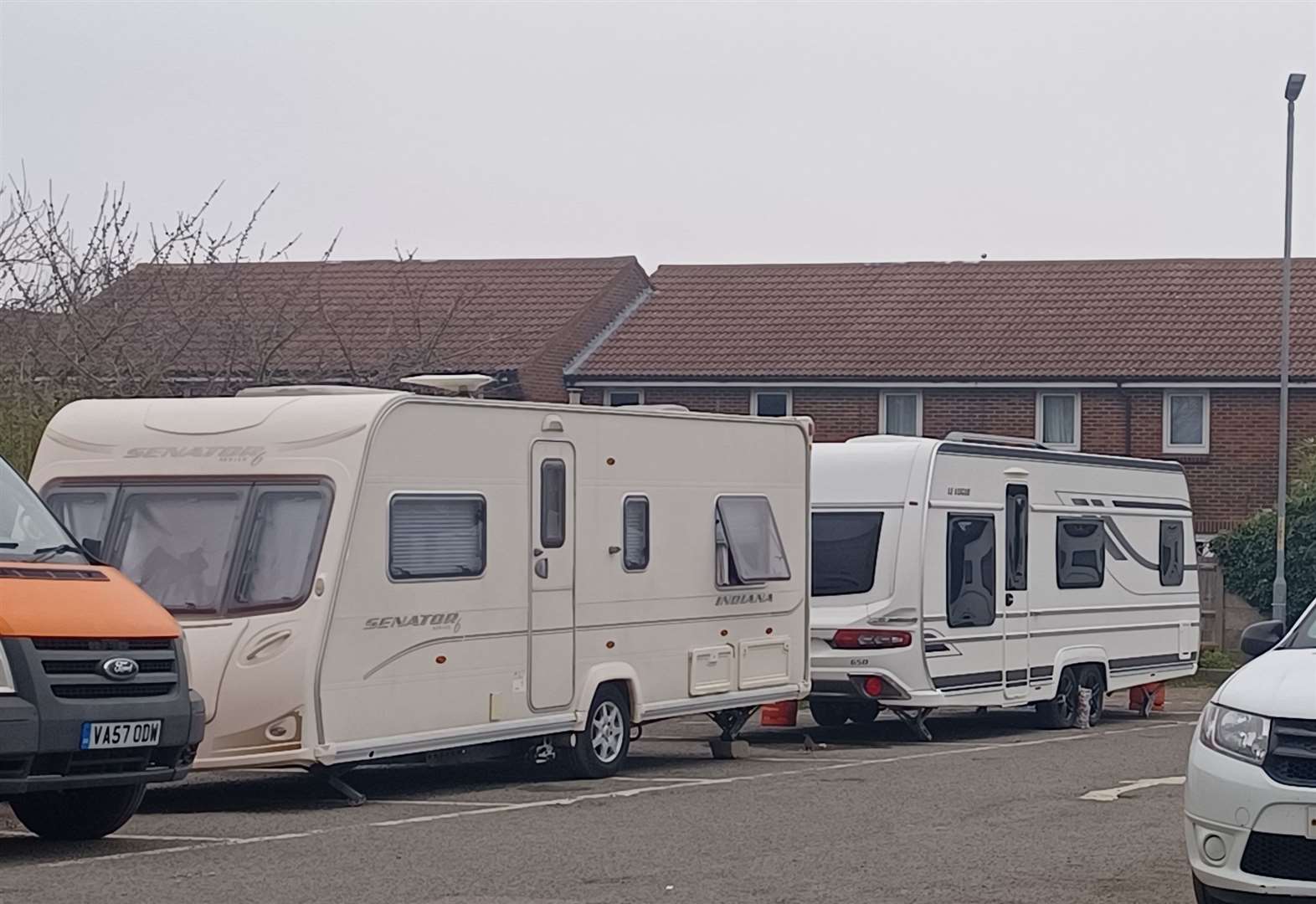 Travellers pitch up in Rainham