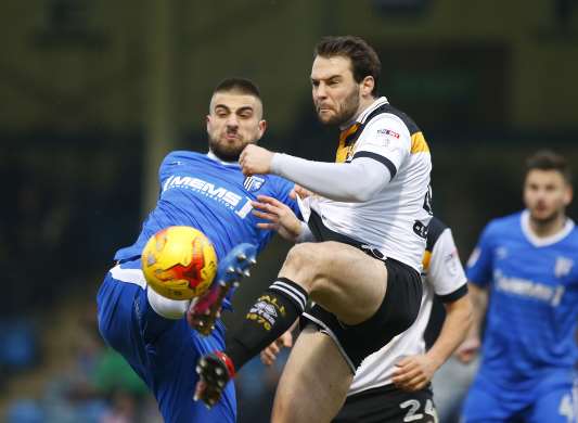 Max Ehmer battles for the ball Picture: Andy Jones