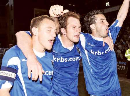 Gills players celebrate