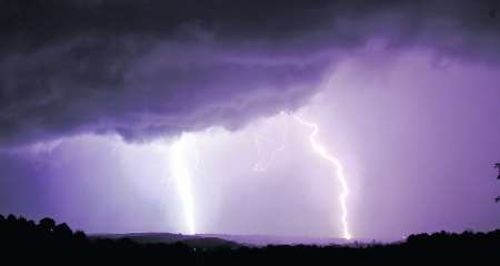 Lightning over Chartham