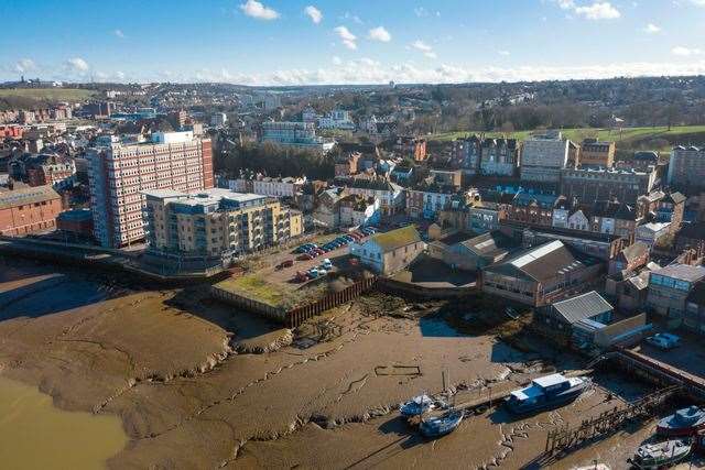 What the application site currently looks like in High Street, Chatham, the location of Grays of Chatham Used Car Centre