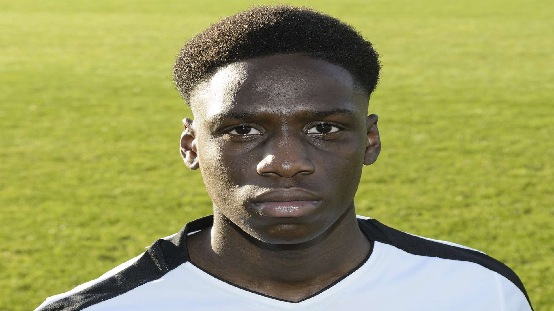 Dartford FC defender Temi Eweka has potential says manager Tony Burman