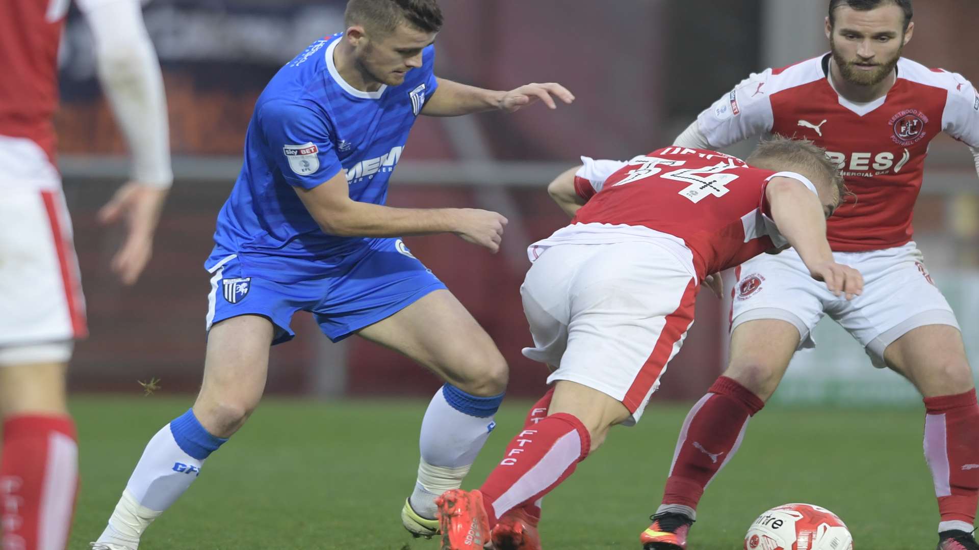 Rory Donnelly puts the home defence under pressure as Gills chase a second leveller Picture: Barry Goodwin