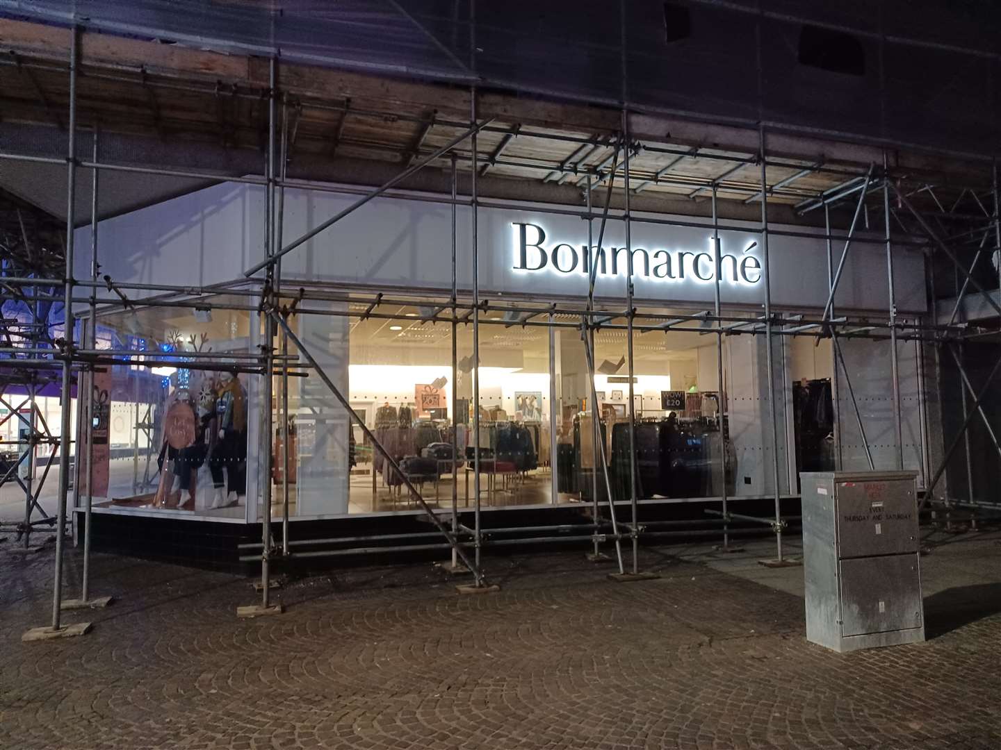 After seeing some of Folkestone's magnificent murals on the way to the restaurant, we were presented with Bonmarche, surrounding by scaffolding in Guildhall Street