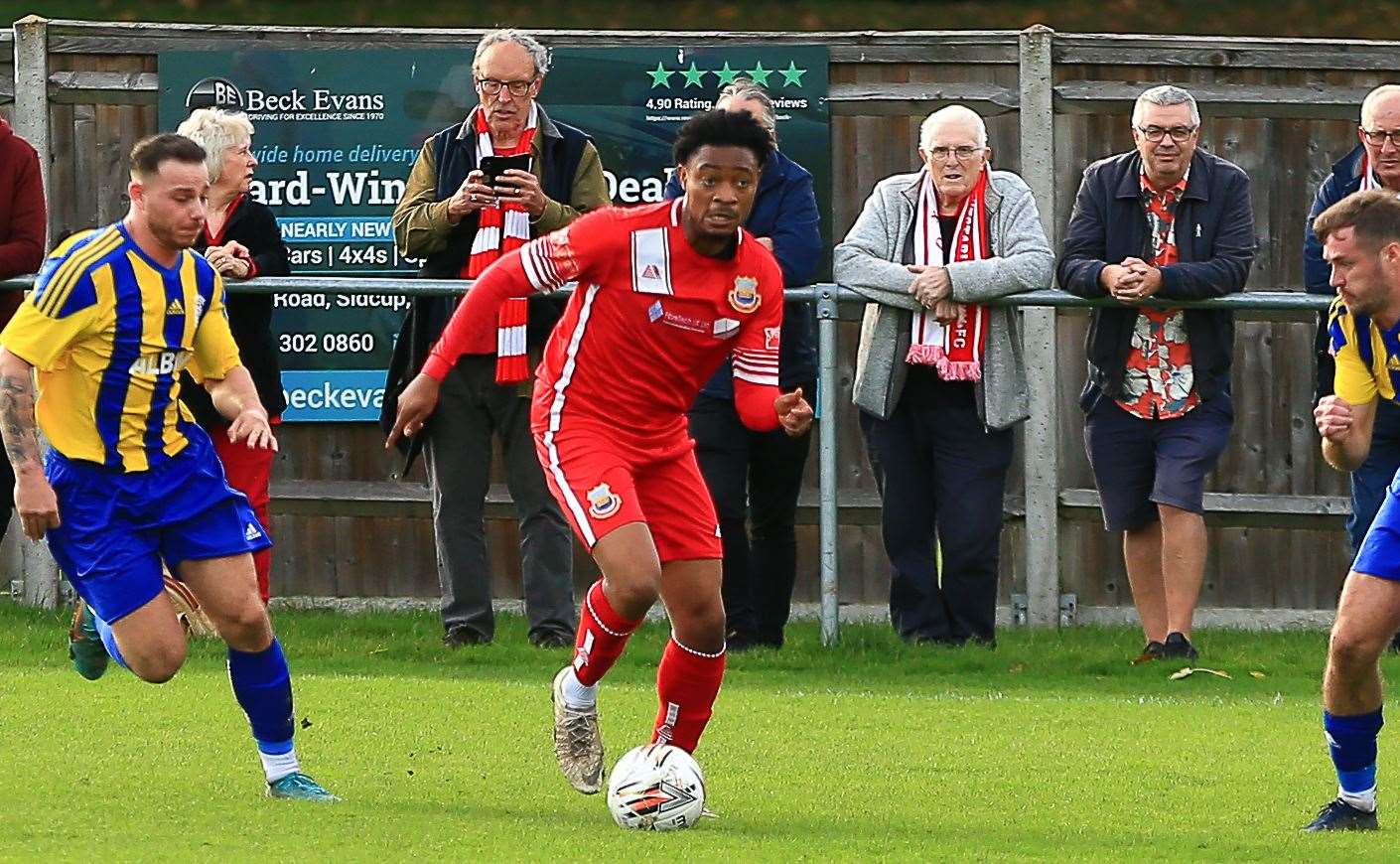 Stephen Okoh on the ball. Picture: Les Biggs