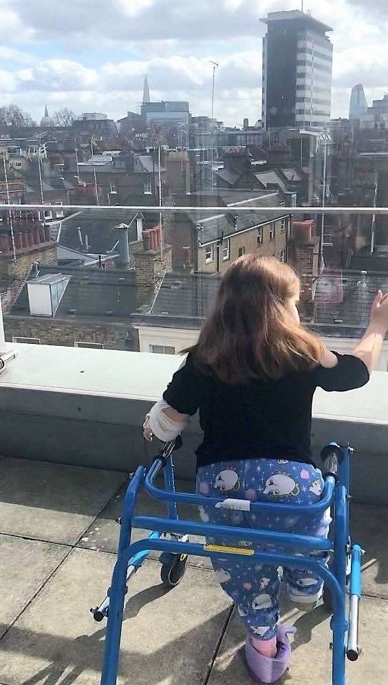 Angel on the balcony at Great Ormand Street Hospital (56980337)