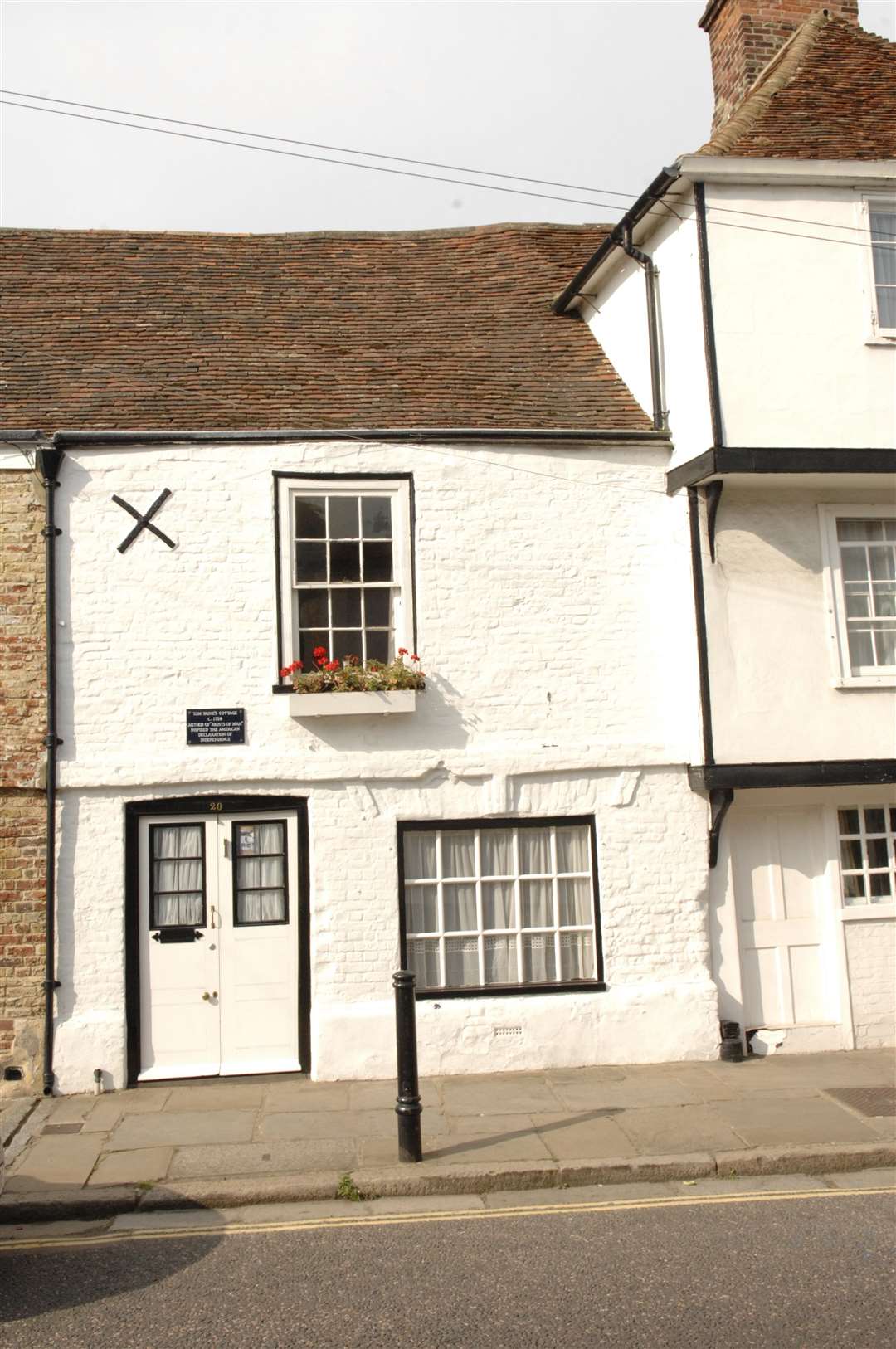 Now and Then Tom Paine's cottage in New Street Sandwich Picture: Terry Scott (3926088)