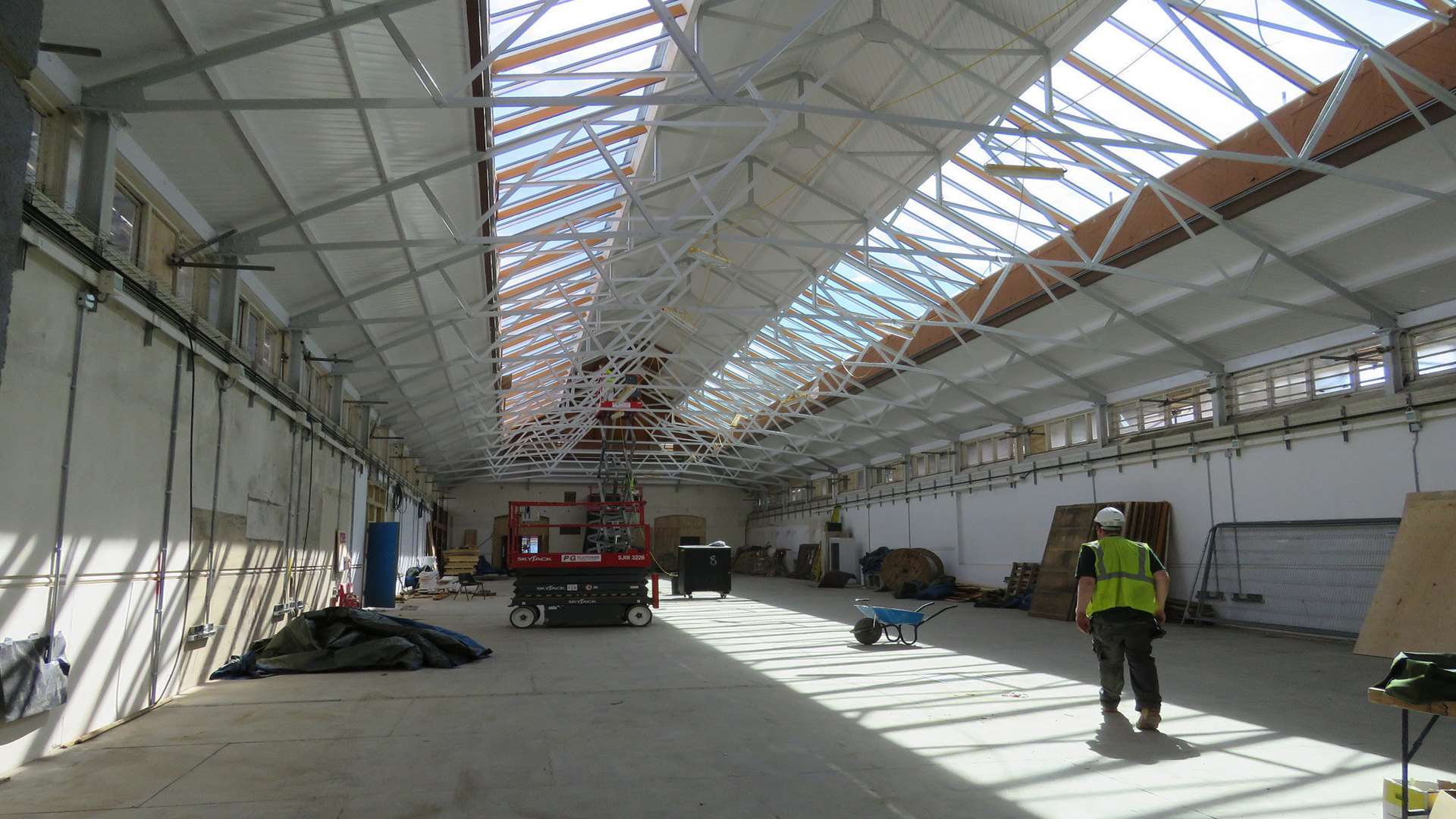 Gravesend's indoor market hall will soon re-open.