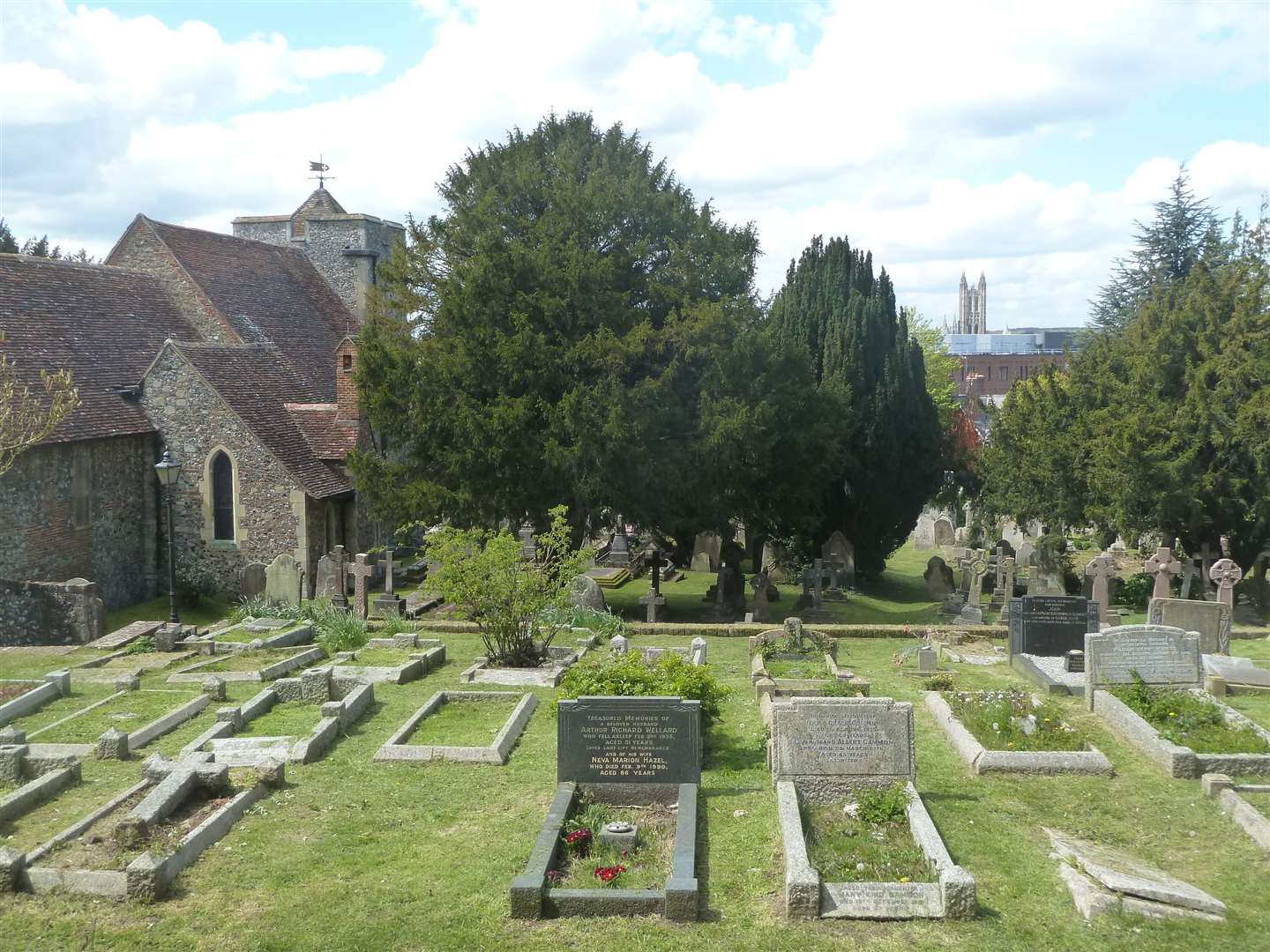 The view of Canterbury Cathedral from St Martin's churchyard which Hubert Pragnell wanted to paint