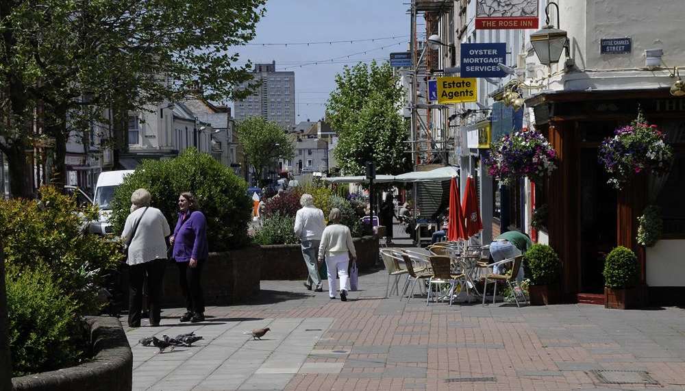 Councillors are concerned about the removal of brick planters in Mortimer Street, but agree they have seen better days