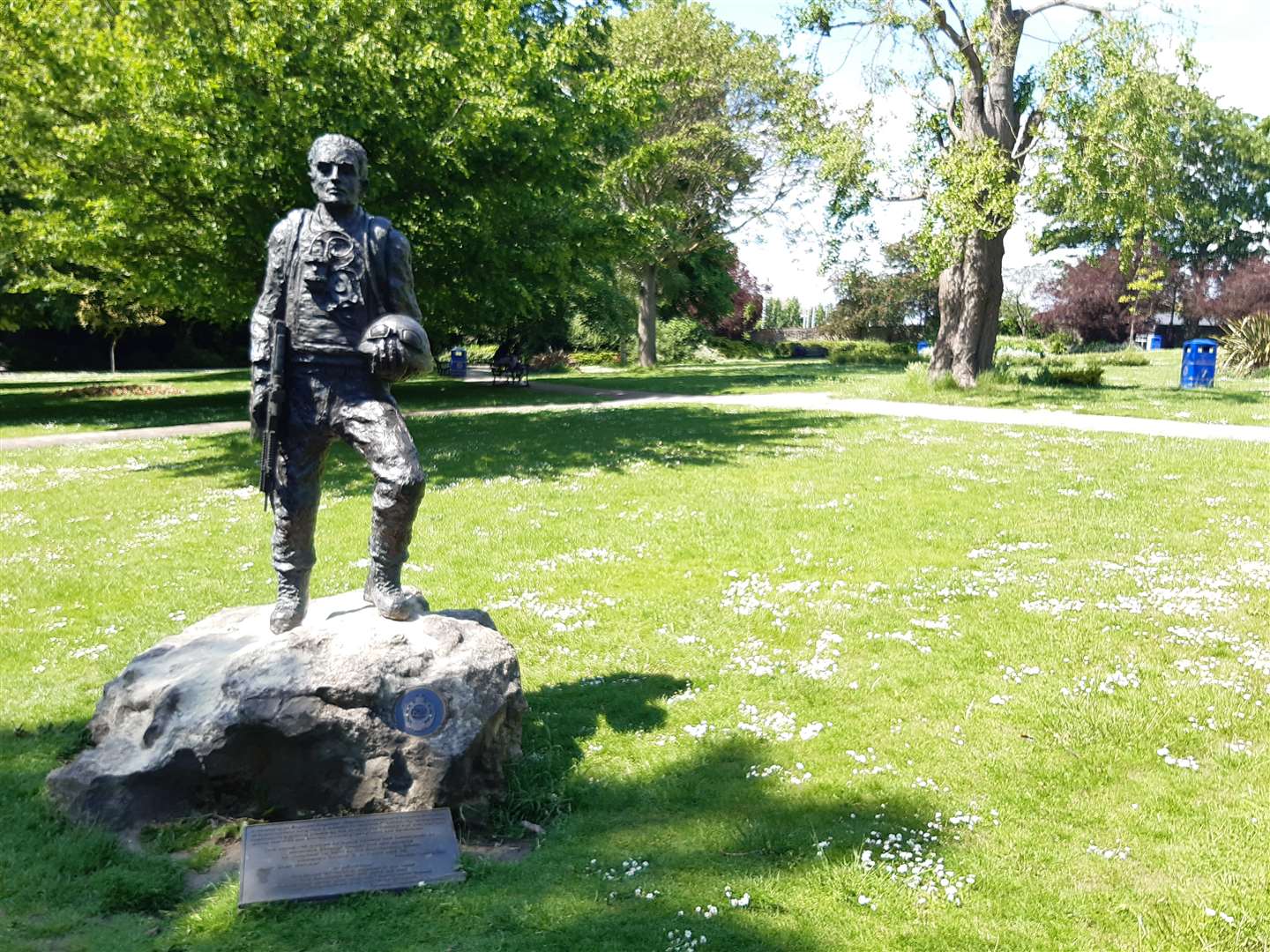 A statue of a Sapper from 36 Engineer in Brenchley Gardens