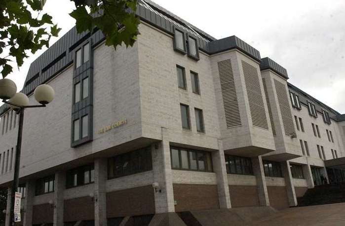 Judge warns man after taking drug addict girlfriend’s photo while being sentenced for Medway crime spree