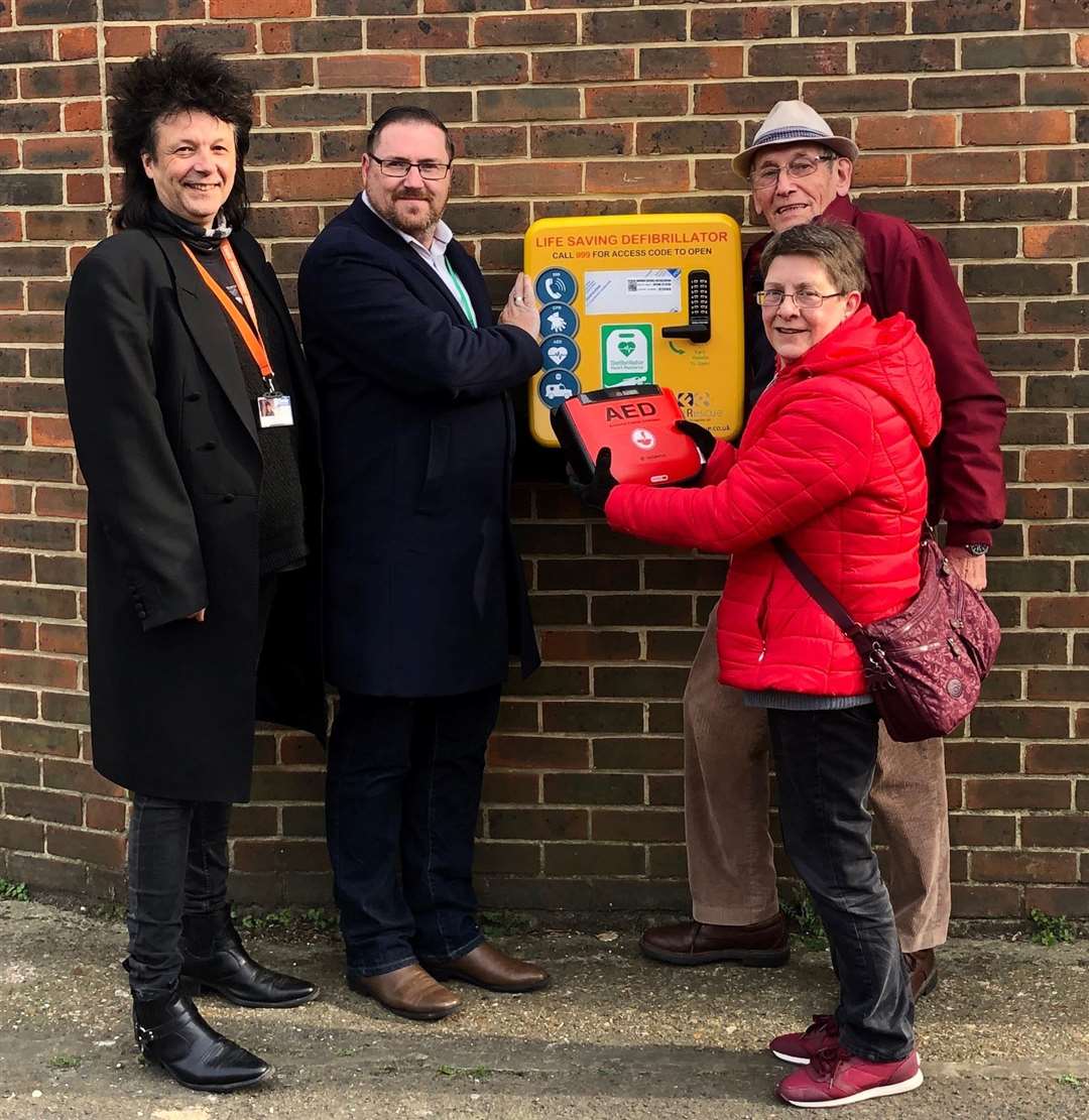 New defibrillator being installed at Sheerness County Youth Club. Swale council leader Mike Baldock, left, with Sheerness councillors Lee McCall and Angela Harrison plus Ray Featherstone, right, from the youth club. Picture: Swale council