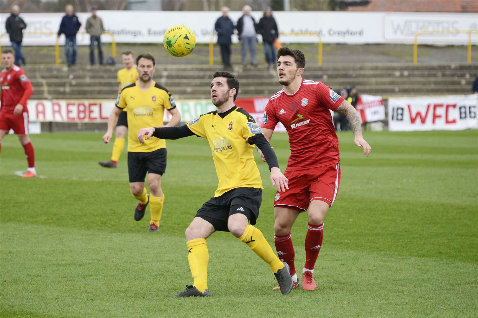 Folkestone's Ian Draycott keeps his eye on the ball Picture: Paul Amos