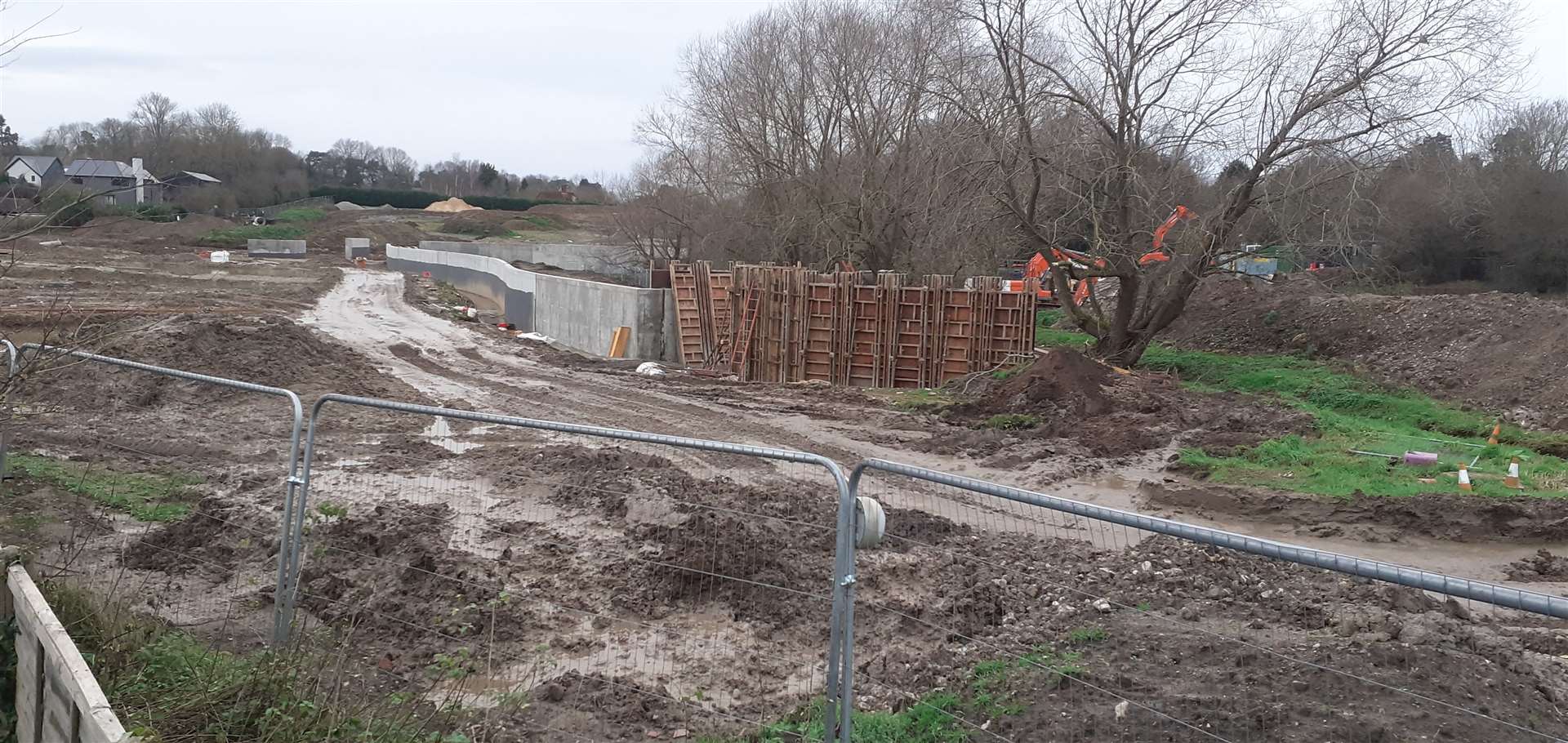 The flood barrier at Roundwell Park