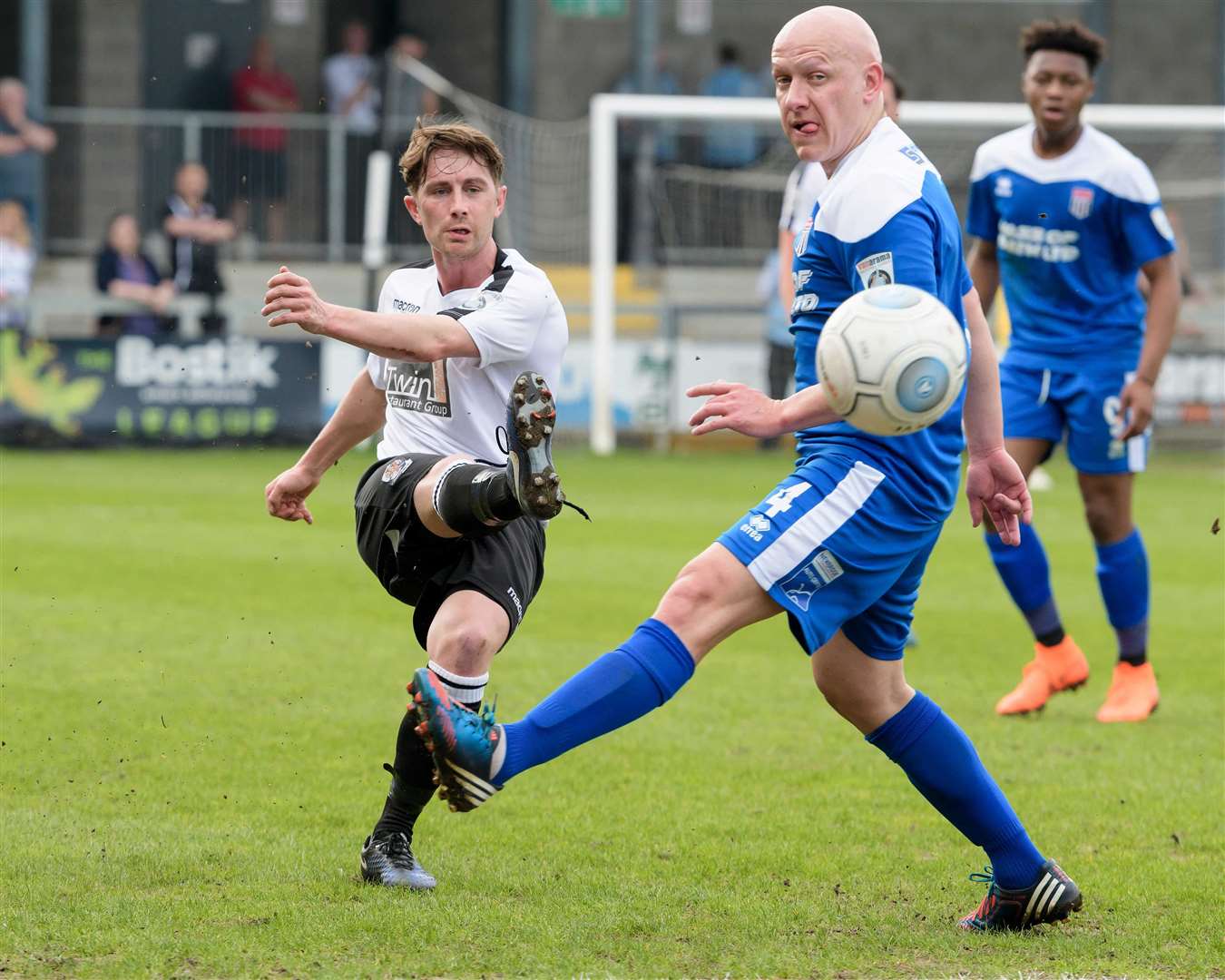 Lee Noble in action for Dartford against Bath. Picture: Andy Payton (42373572)