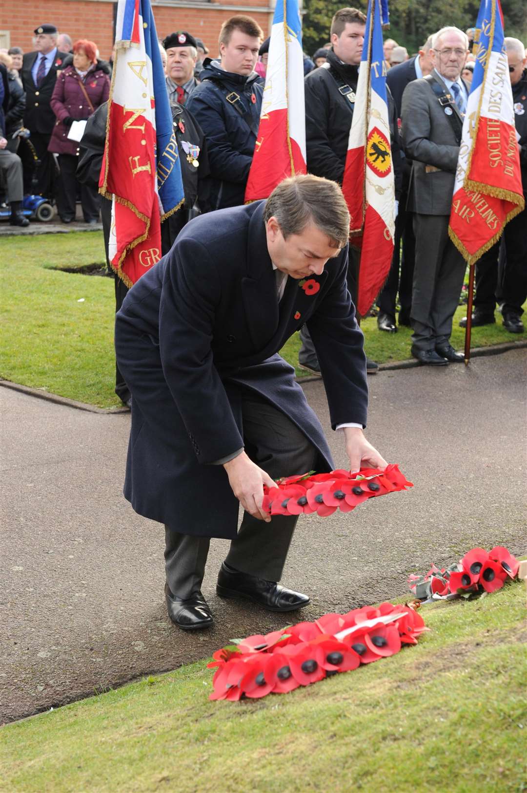 War Memorial, Central Park, Dartford.Rememberance service 2016.Gareth Johnson MPPicture: Steve Crispe FM4578328 (5317990)