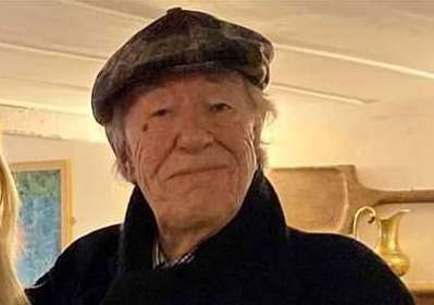 Michael Gambon visiting the Fen Bell Inn at Hoo in 2022