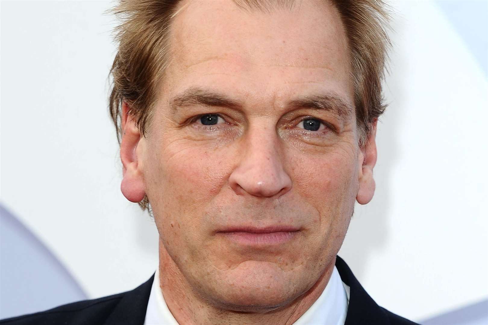 no-hard-deadline-for-calling-off-the-search-for-julian-sands