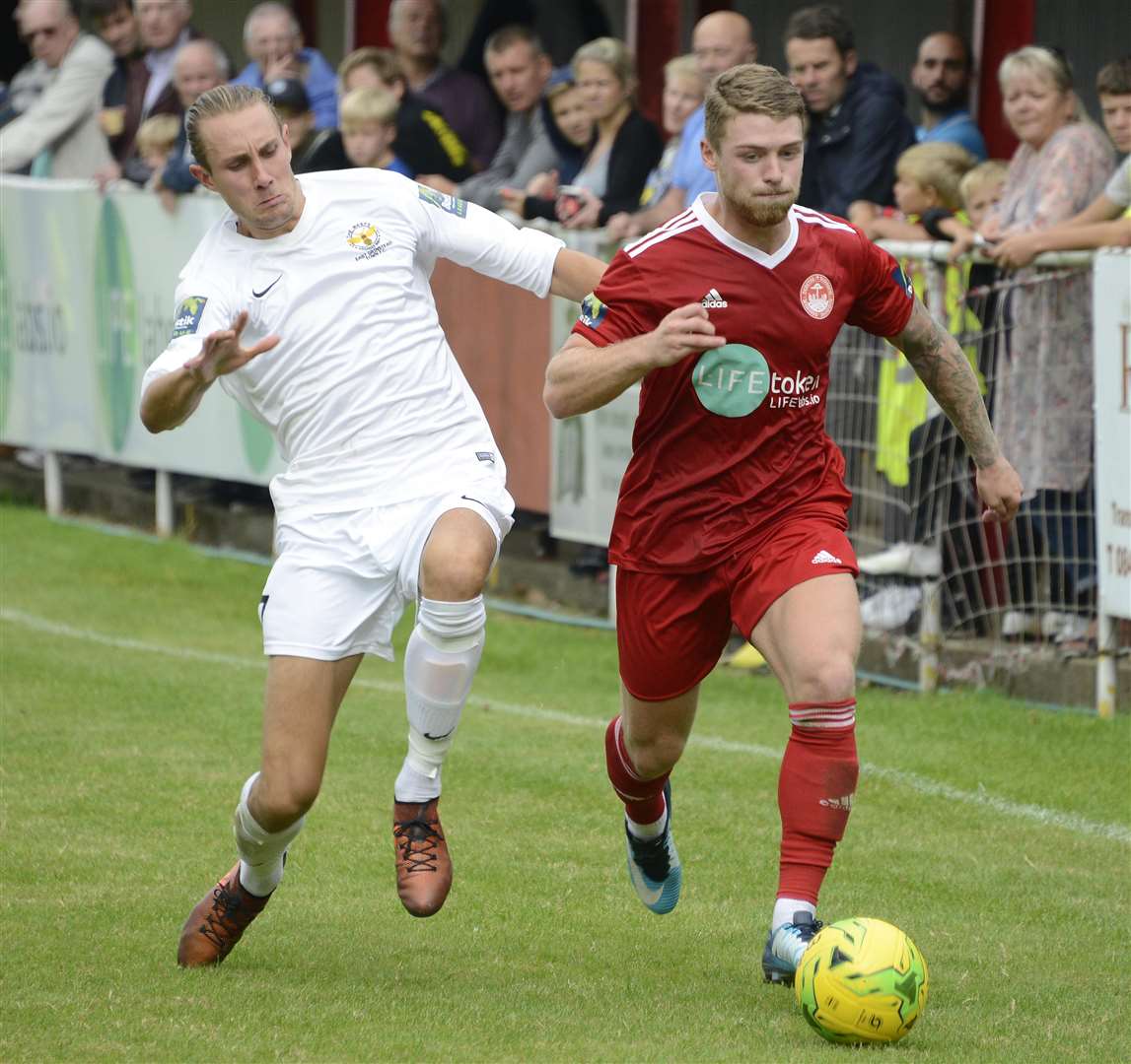 Hythe defender Charlie Webster Picture: Paul Amos