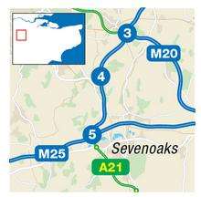 M25 crash between J4 and J5