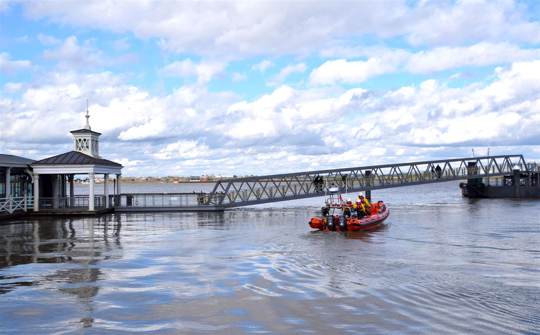 Flooding in Gravesend due to the Spring Tide. Picture by Fraser Gray. (31413194)