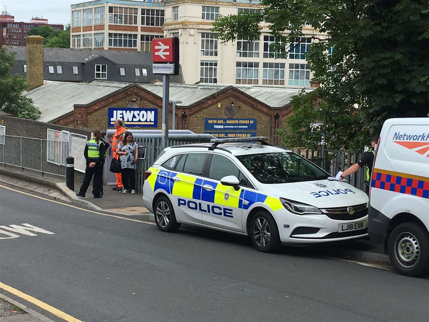 Police and a Network Rail response vehicle are at the station (11524047)