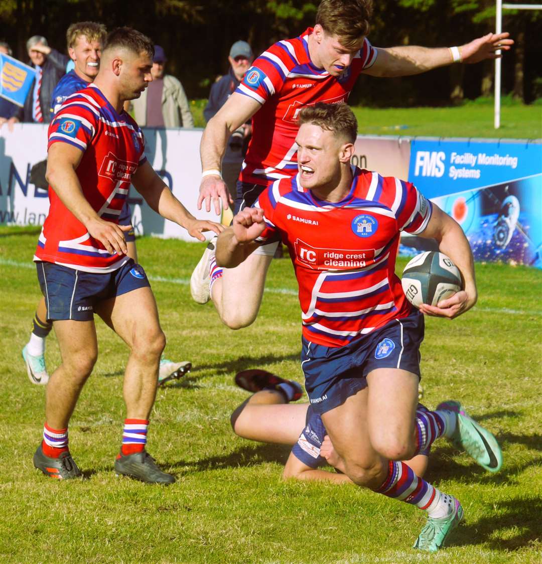 Tonbridge Juddians' Curtis Barnes scored three tries against Worthing. Picture: Adam Hookway